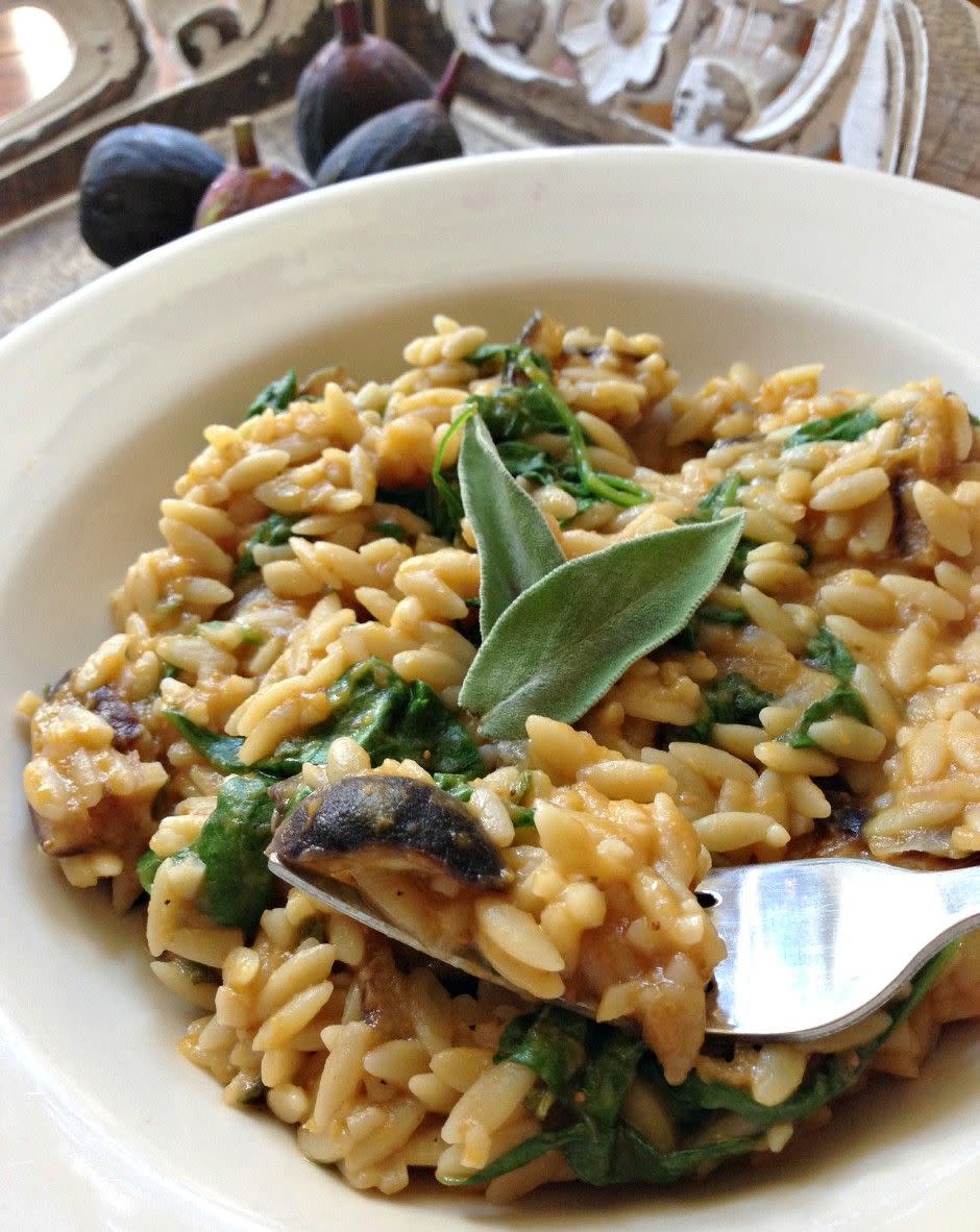 Creamy Pumpkin Orzo With Figs and Spinach