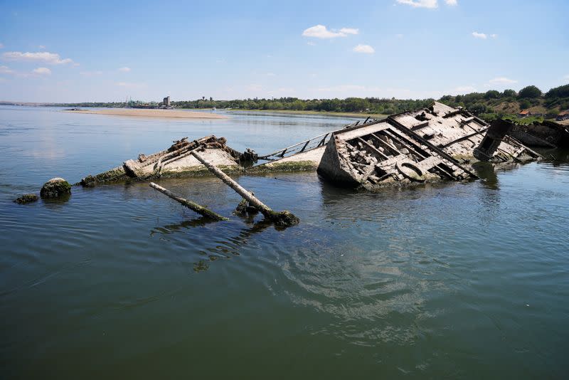 El bajo nivel del Danubio revela buques de guerra alemanes de la Segunda  Guerra Mundial