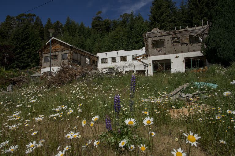 Bariloche 01/12/22 Hotel de Parques Nacionales en Mascardi. La ocupacion mapuche que mantenia la comunidad Lafken Winkul Mapu fue desalojada hace 2 meses.