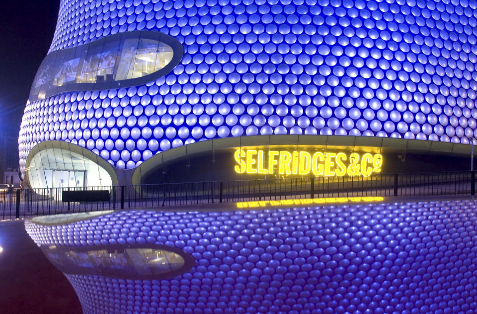 This is the shocking moment a security guard and a shopper viciously brawled outside a Selfridges following a row about entering the store with rollerblades. The smartly-dressed security worker traded punches with the irate customer after violence erupted at Birmingham's Bull Ring shopping centre on Saturday (26/9). The pair can be seen adopting boxing stances before exchanging blows in front of stunned shoppers at the entrance of the posh department store. In the footage, obtained by website Birmz Is Grime, one man can be heard saying "chill man" before the video ends with two burly men continuing to swing punches.