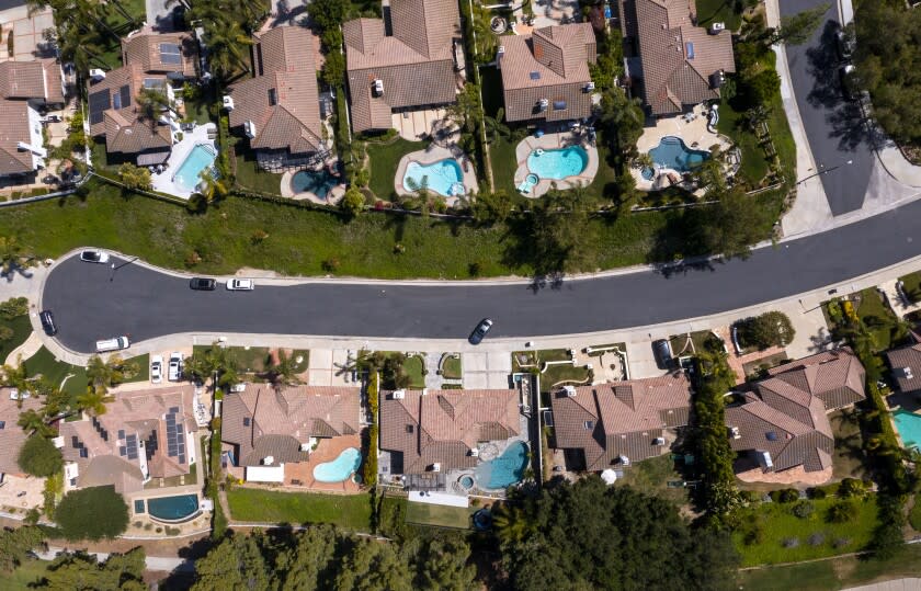 Calabasas, CA - May 13: Aerial views of homes around Calabasas Country Club Friday, May 13, 2022 in Calabasas, CA. (Brian van der Brug / Los Angeles Times)