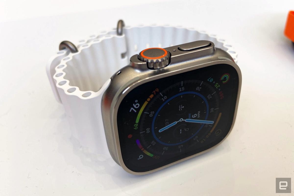 Apple Watch Ultra repairs cost $499 without AppleCare+