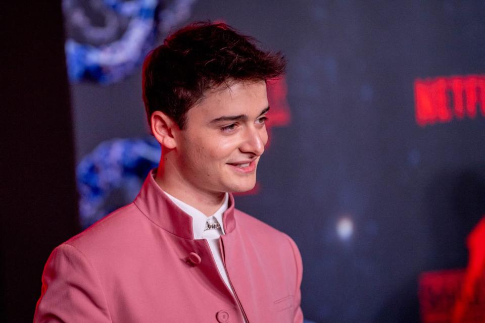 Noah Schnapp le 14 mai 2022 à Brooklyn lors de la première de la saison 4 de 