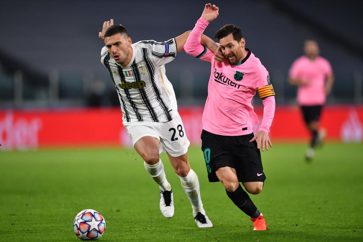 Lionel Messi gets on the ball for Barcelona (Getty Images)