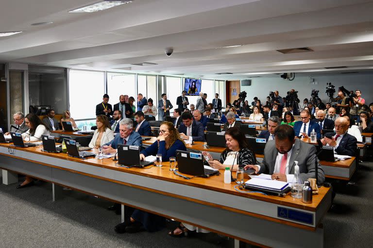 Vista general de la Comisión Parlamentaria Conjunta de Investigación sobre el intento de golpe del 8 de enero, durante la lectura del informe producido por el comité, en el Congreso Nacional de Brasilia el 17 de octubre de 2023. 