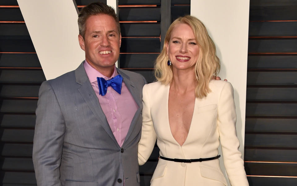 Naomi Watts and her brother Ben Watts, a photographer who shot the new <em>Sports Illustrated</em> Swimsuit 2018 cover, at the 2015 <em>Vanity Fair</em> Oscar Party. (Photo: Alberto E. Rodriguez/WireImage)