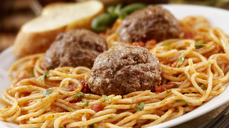 closeup spaghetti and meatballs