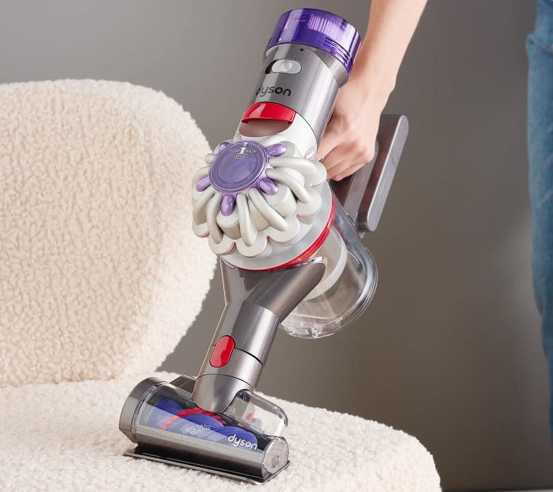 Dyson V8 Animal Extra De-tangle Cordfree Vacuum with 8 Tools