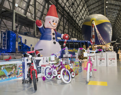 Goodyear and the U.S. Marine Corps Reserve support the Marine Toys for Tots Foundation at the company’s blimp bases in California, Florida and Ohio.