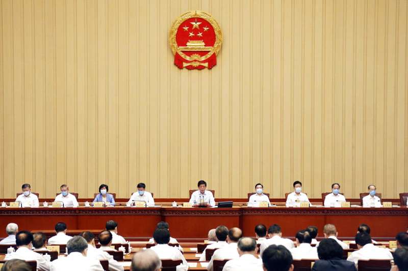 中國人大常委會6月30日全票通過「港版國安法」。（美聯社）