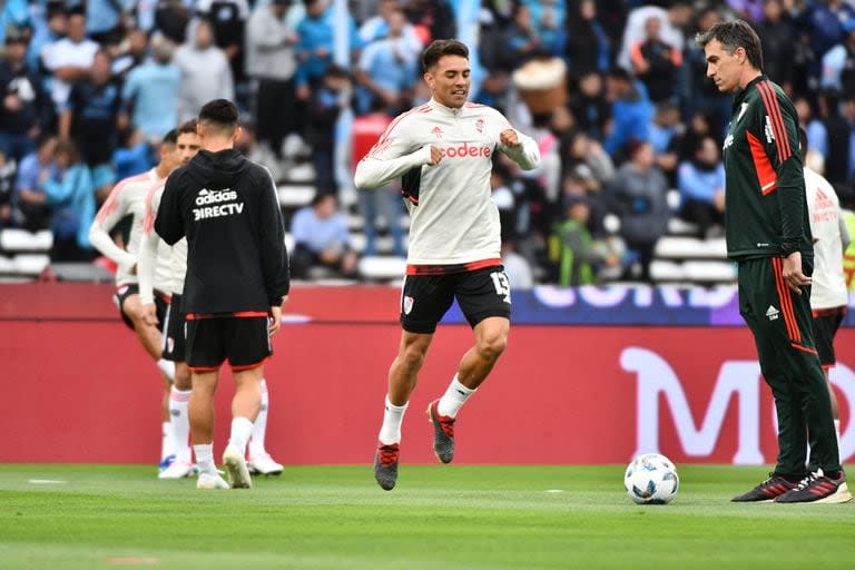 Los futbolistas de River llevan a cabo la entrada en calor