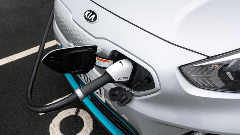 Kia e-Niro charging