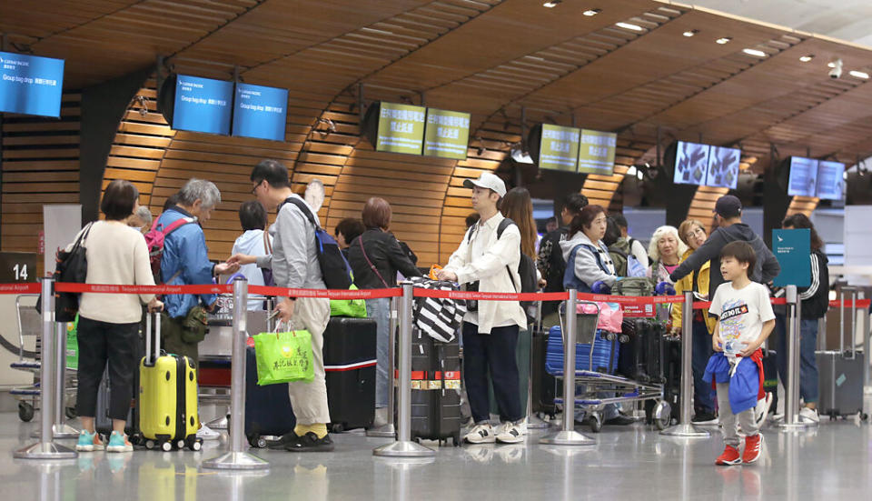 機位供給量增加，旅行社壓縮利潤搶市占，故今年暑假日本線旅行團團費較去年同期約降10％。圖／本報資料照片