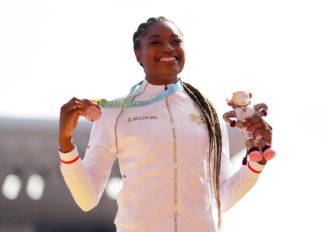 Commonwealth Games bronze medallist  Naomi Metzger qualified comfortably for the triple jump final