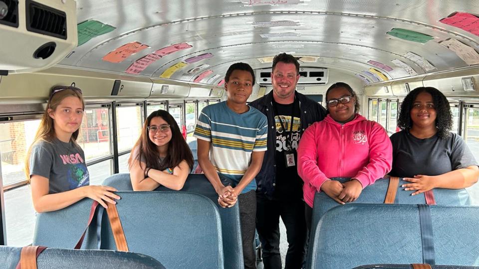 PHOTO: Anthony Burgess, a bus driver for Pinellas County Schools in Florida, spreads positivity to students with handwritten messages displayed on the inside of his school bus. (Pinellas County Schools)