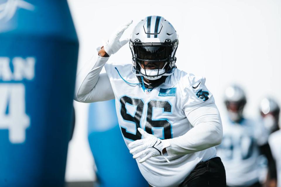 Panthers defensive tackle DeShawn Williams participates in Carolina’s offseason program. (Myicha Drakeford/Carolina Panthers)