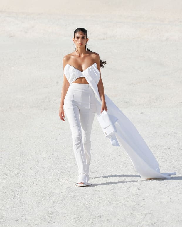 <p>Jacquemus "Le Papier." Photo: Imaxtree</p>