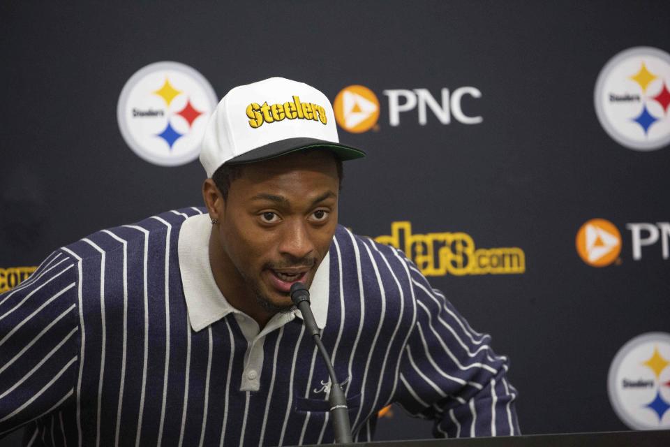 Pittsburgh Steelers newly signed safety DeShon Elliott speaks with reporters during an NFL football press conference in Pittsburgh, Friday, March 15, 2024. (AP Photo/Rebecca Droke)