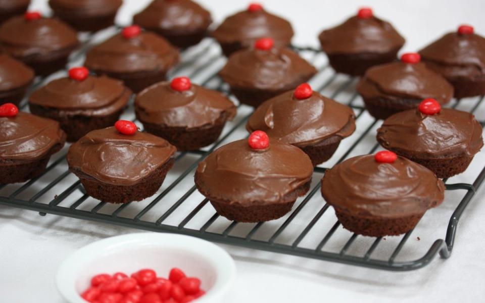 <p>Meal Makeover Moms</p><p>To help you celebrate Valentine’s Day with the chocolate you love and the good nutrition you may also be craving, we gave super-luscious chocolate cupcakes a healthy makeover.</p><p><strong>Get the recipe: <a href="https://parade.com/261445/mealmakeovermoms/berry-good-chocolate-cupcakes-for-a-healthy-valentines-day/" rel="nofollow noopener" target="_blank" data-ylk="slk:Berry Good Chocolate Cupcakes;elm:context_link;itc:0;sec:content-canvas" class="link ">Berry Good Chocolate Cupcakes</a></strong></p>