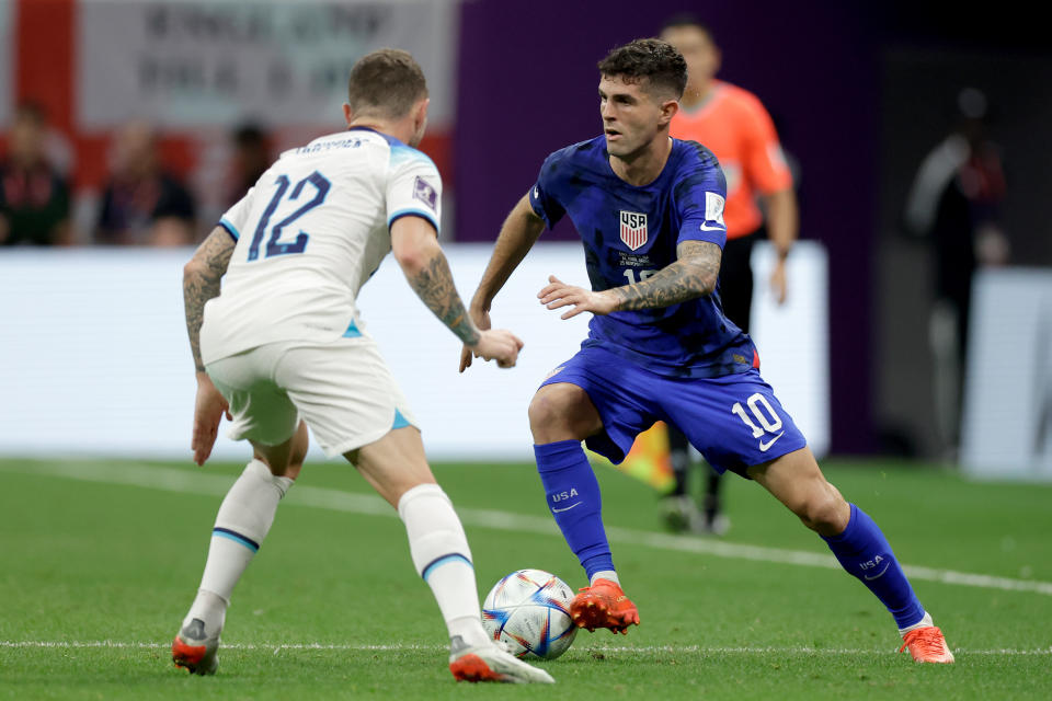 AL KHOR, QATAR - NOVEMBER 25: (L-R) Kieran Trippier of England, Christian Pulisic of USA  during the  World Cup match between England  v USA at the Al Bayt Stadium on November 25, 2022 in Al Khor Qatar (Photo by Eric Verhoeven/Soccrates/Getty Images)