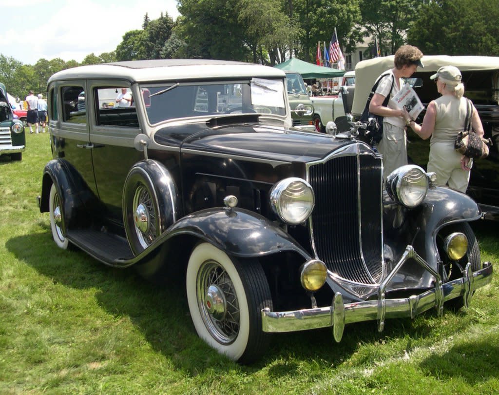 1932 Packard Light Eight Model 900