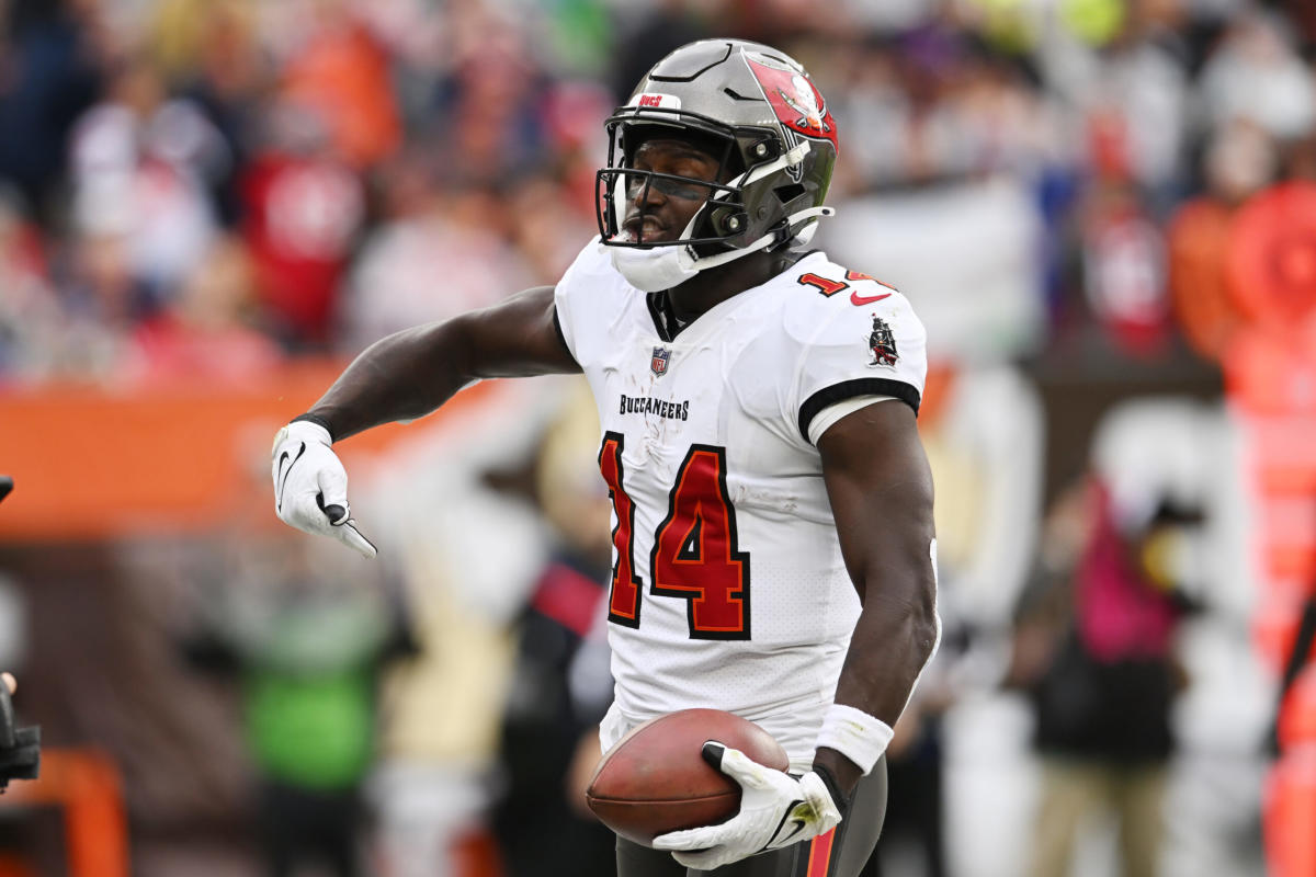 WATCH: Bucs WR Chris Godwin's top plays from 2022 season