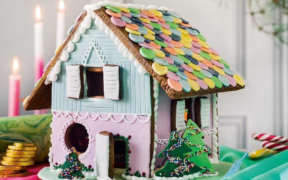 gingerbread cottage - Haarala Hamilton