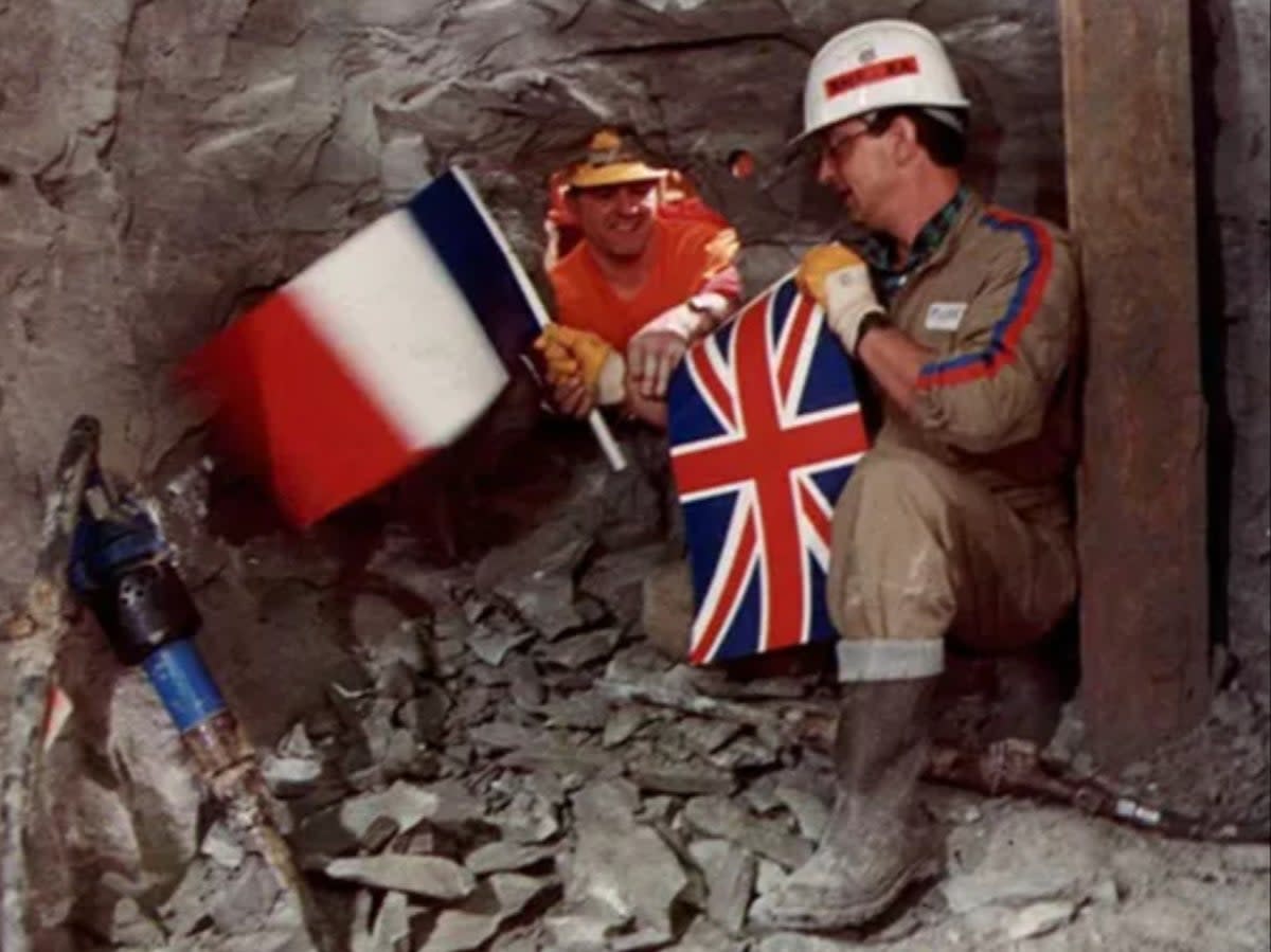 Breakthrough moment: tunnelers from France and England met in 1990 (Groupe Eurotunnel)