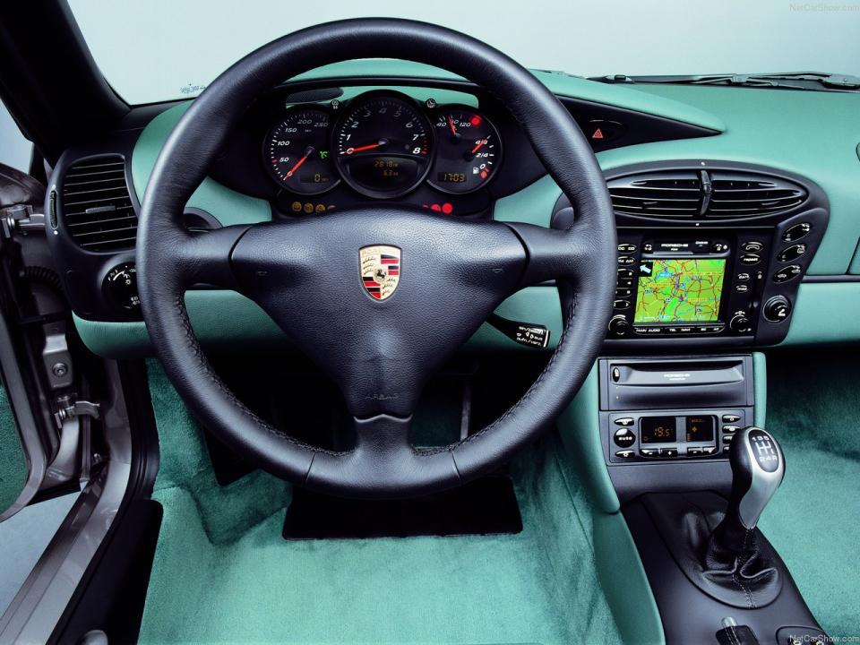 Porsche-Boxster-2001-2.jpg