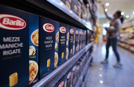 Packs of Barilla pasta are seen in a supermarket in Rome September 27, 2013. REUTERS/Tony Gentile