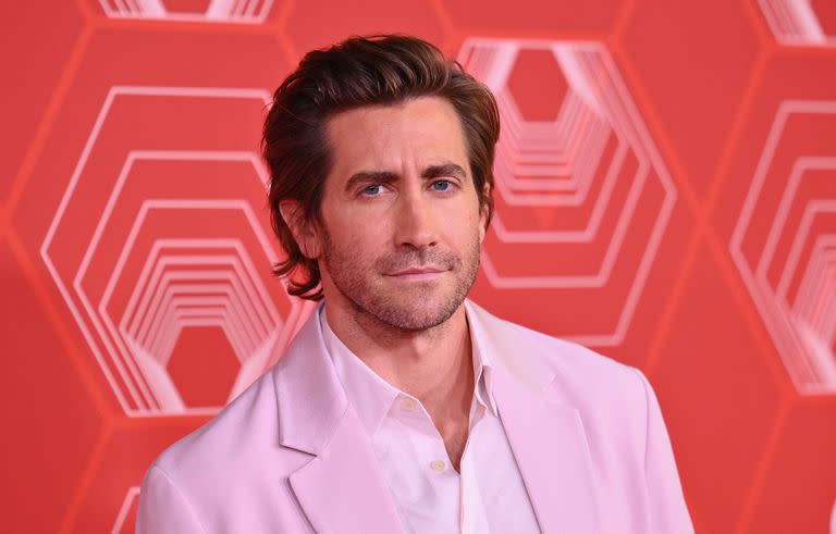 Jake Gyllenhaal no para de trabajar en el cine, planea volver a las tablas y tiene entre ceja y ceja el sueño de dirigir