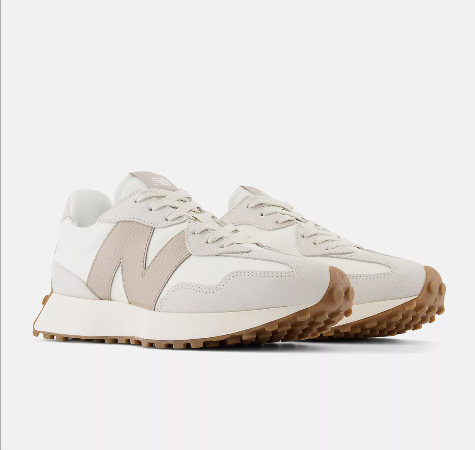 <p><a href="https://go.redirectingat.com?id=74968X1596630&url=https%3A%2F%2Fwww.newbalance.com%2Fpd%2F327%2FU327V1-44548.html&sref=https%3A%2F%2Fwww.countryliving.com%2Fshopping%2Fgifts%2Fg44654436%2Ftop-christmas-gift-ideas%2F" rel="nofollow noopener" target="_blank" data-ylk="slk:Shop Now;elm:context_link;itc:0;sec:content-canvas" class="link ">Shop Now</a></p><p>Select size</p><p>newbalance.com</p><p>$99.99</p><span class="copyright">New Balance </span>