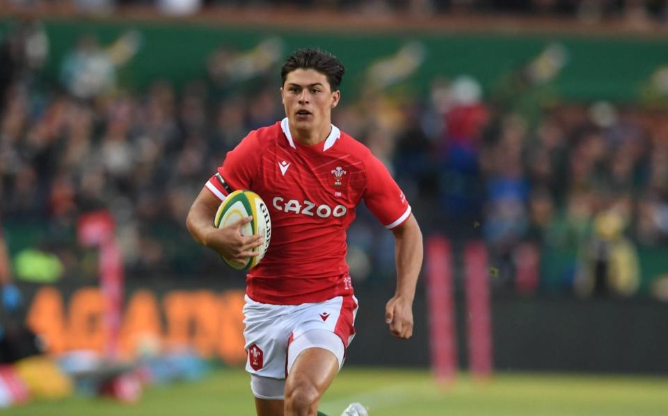 Louis Rees-Zammit of Wales scores a try during the 2022 Castle Lager Incoming Series match between South Africa and Wales at Loftus Versfeld on July 02, 2022 in Pretoria, South Africa. - GETTY IMAGES