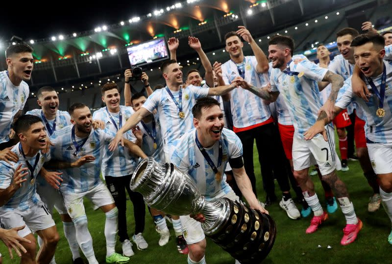 Foto del sábado del capitán de Argentina, Lionel Messi, celebrando tras ganar la Copa América