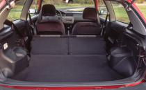<p>Larger overall dimensions versus the fourth-generation Civic made for impressively generous accommodations inside the 1992 Honda Civic Si hatchback.</p>
