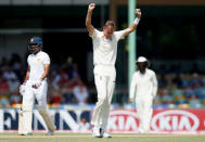 Cricket-England v Sri Lanka, Third Test - Colombo, Sri Lanka - November 24, 2018. England's Stuart Broad reacts as captain Joe Root drops (not pictured) a catch hit by Sri Lanka's Dimuth Karunaratne (not pictured). REUTERS/Dinuka Liyanawatte