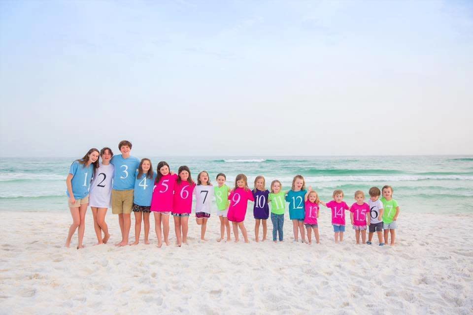 This family photo is going viral.&nbsp; (Photo: Annabelle Rose Photography)