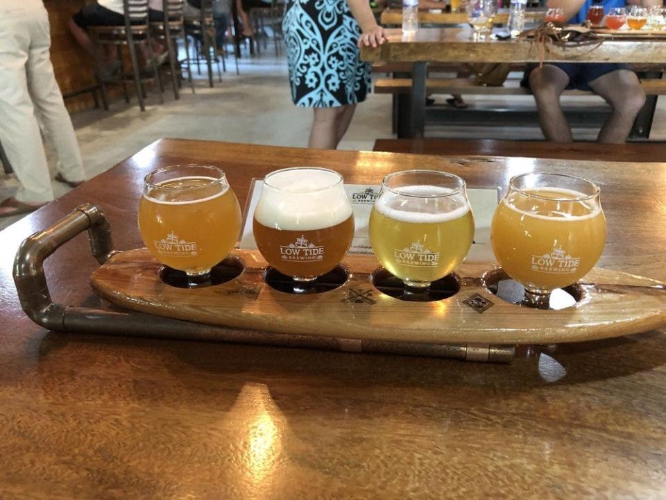 A flight of beer at Low Tide Brewing