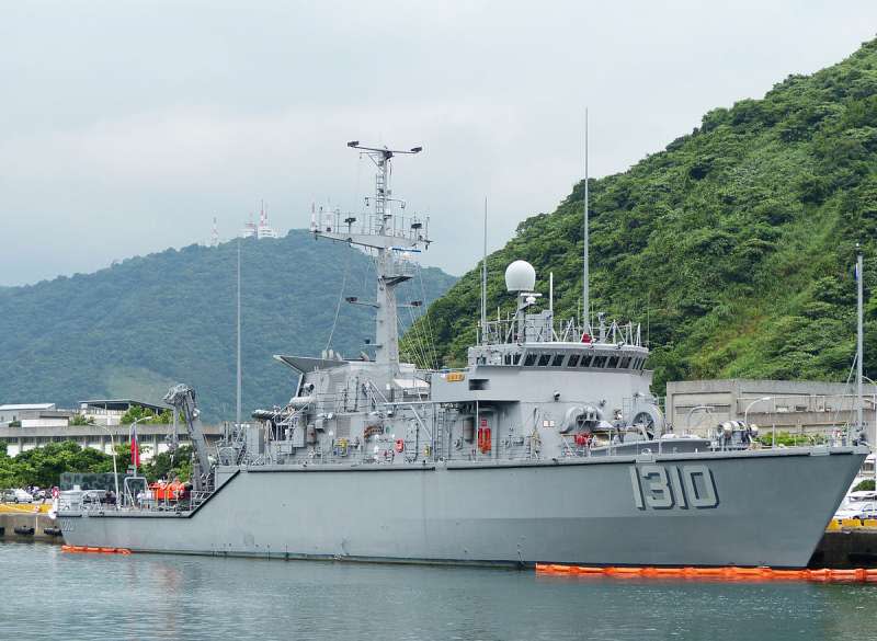 台灣海軍在2010年向美國購買除役的鶚級獵雷艦，2012年10月底正式返國成軍，被命名為永靖級獵雷艦。（取自維基百科）