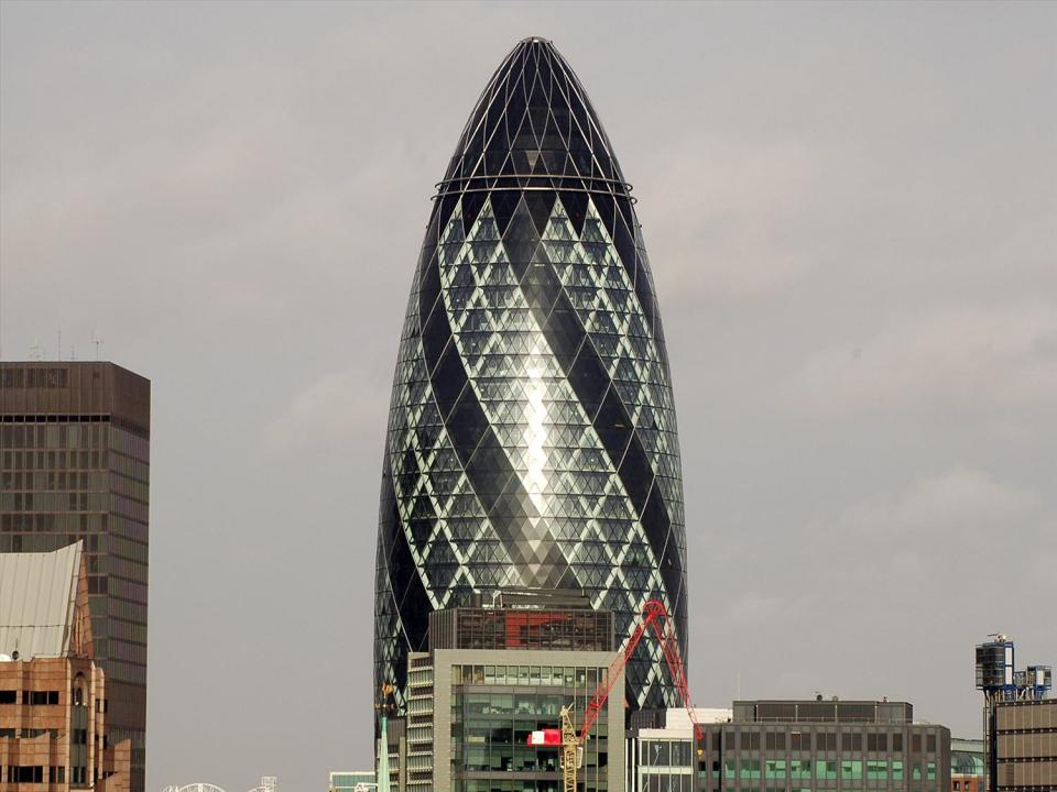 Rascacielos neofuturista "The Gherkin" en Londres, propiedad de la familia Safra. Foto: AP