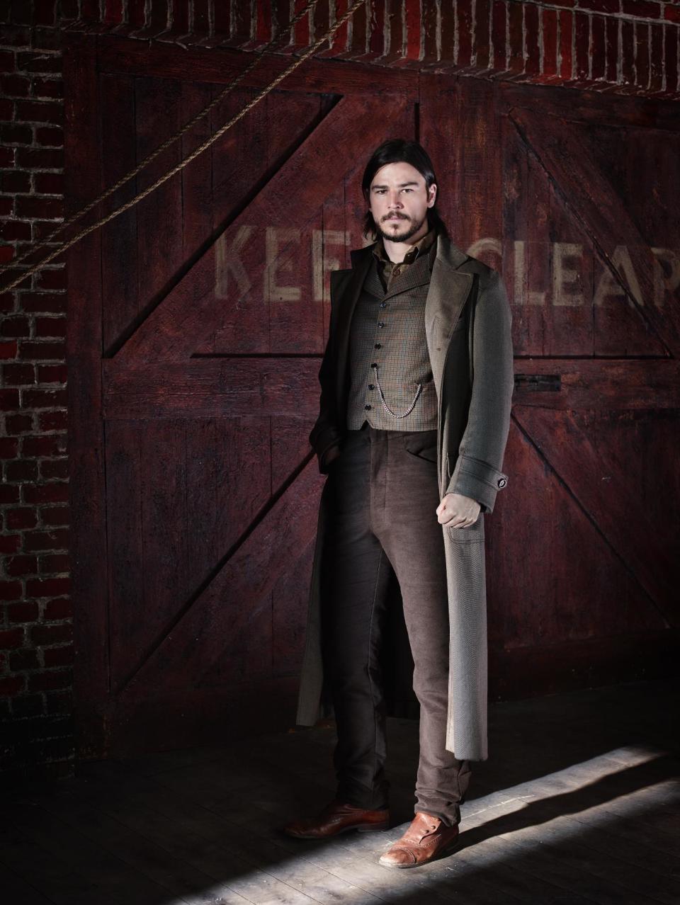 This photo released by Showtime shows Josh Hartnett as Ethan Chandler in "Penny Dreadful." Hartnett plays a troubled American, a gun for hire, ensnared by Victorian London's dark side in the horror drama-cum-psychological study premiering Sunday. (AP Photo/Showtime, Jim Fiscus)