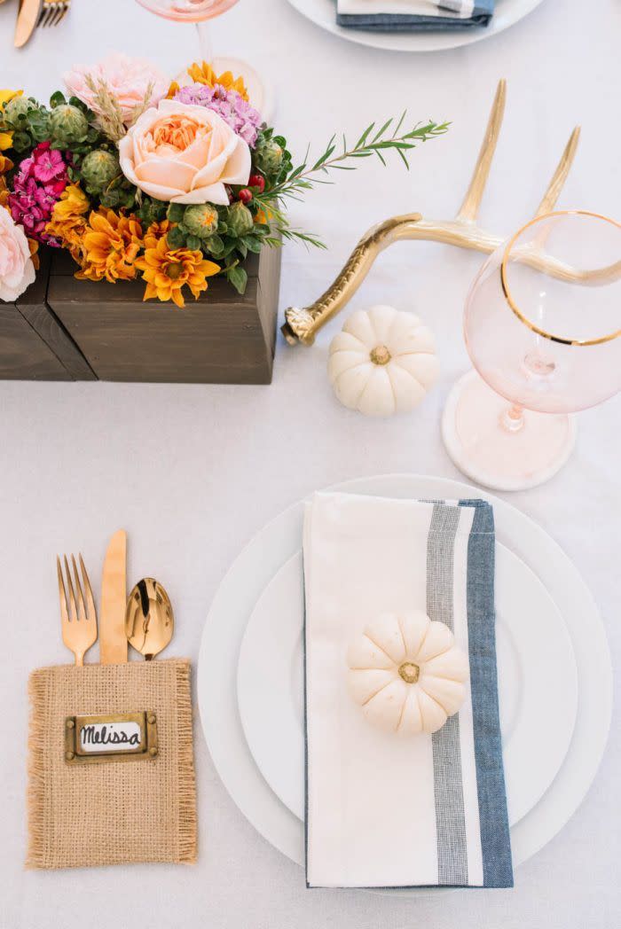 Minimalistic Thanksgiving Tablescape