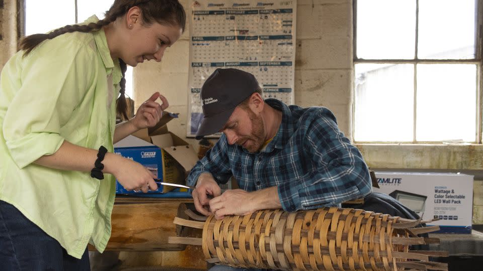 Brad Hatch instructs Reagan Andersen on making an eel pot as part of the Virginia Folklife Apprenticeship program. - Pat Jarrett/Virginia Folklife