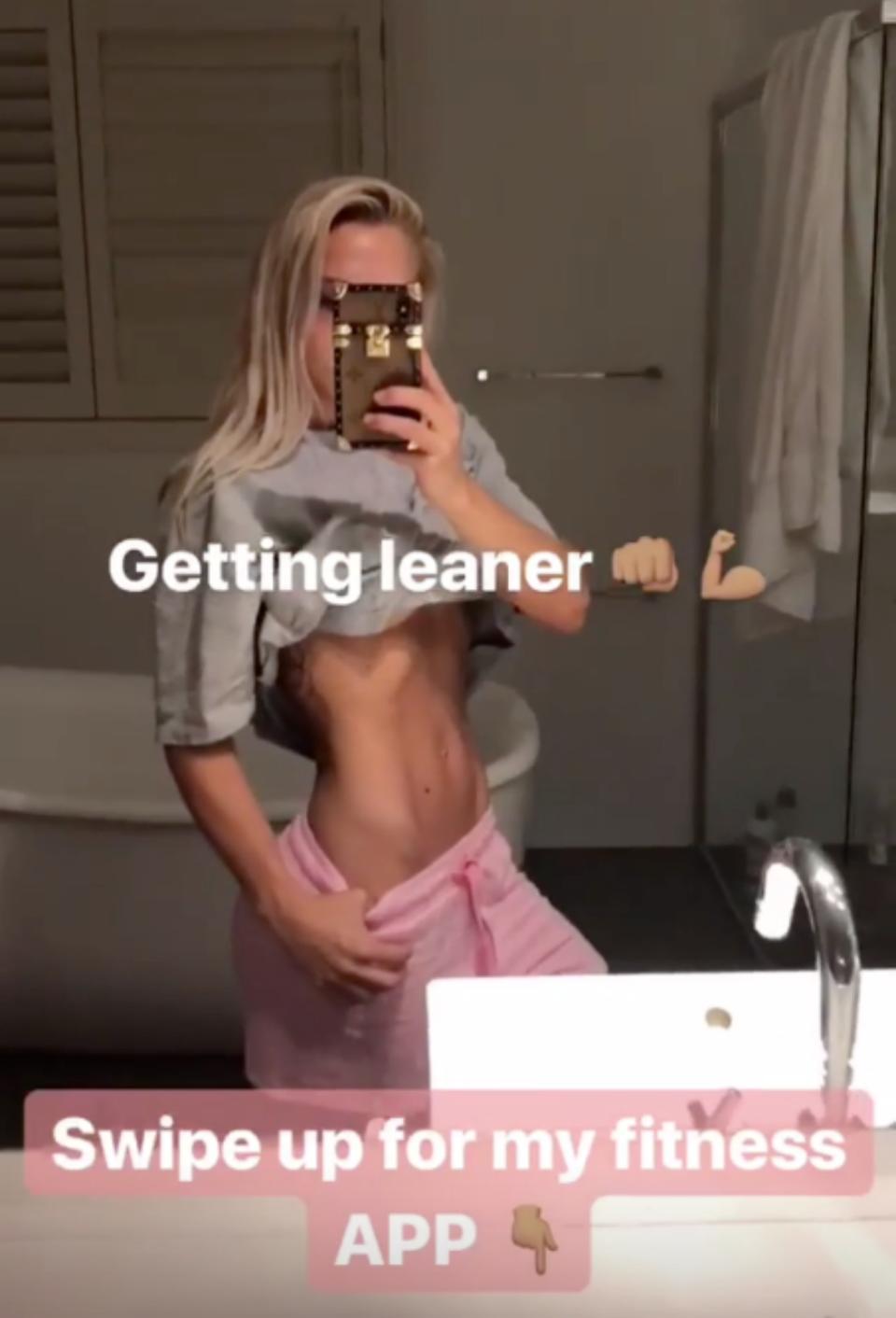 Young fitness guru and mum Tammy Hembrow shows off her incredible flat stomach on her Instagram story. Source: Instagram/Tammy Hembrow