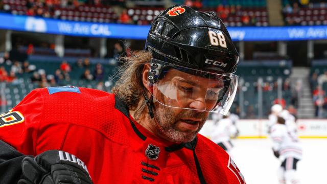 Jaromir Jagr Suits Up For 35th Professional Season