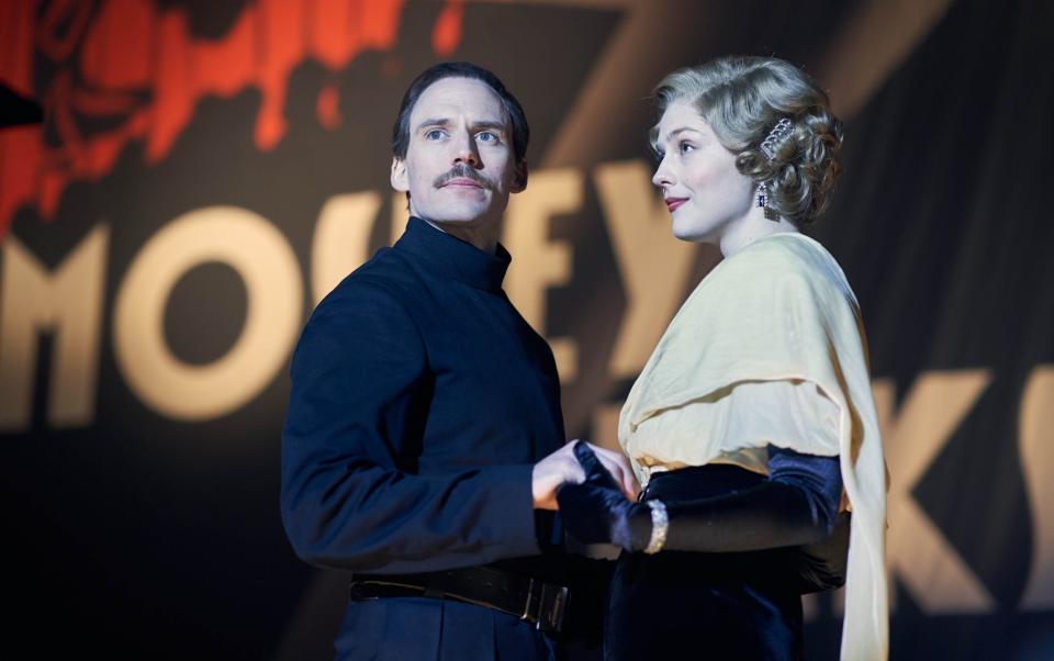 Sam Claflin and Amber Anderson as Oswald Mosley and Nancy Mitford in Peaky Blinders - BBC