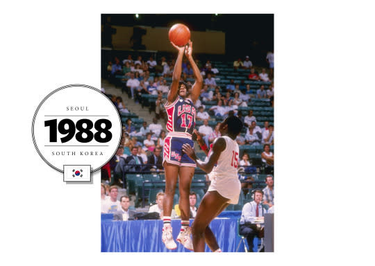In 1988, women’s uniforms become more complex, with more graphic prints and “USA” emblazoned twice on the jersey and shorts. (Photo: Getty Images)