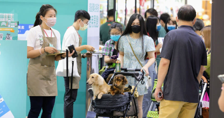 全台最大的台北寵物展8日登場，農委會估算寵物商機已逾600億元。（圖／方萬民攝）