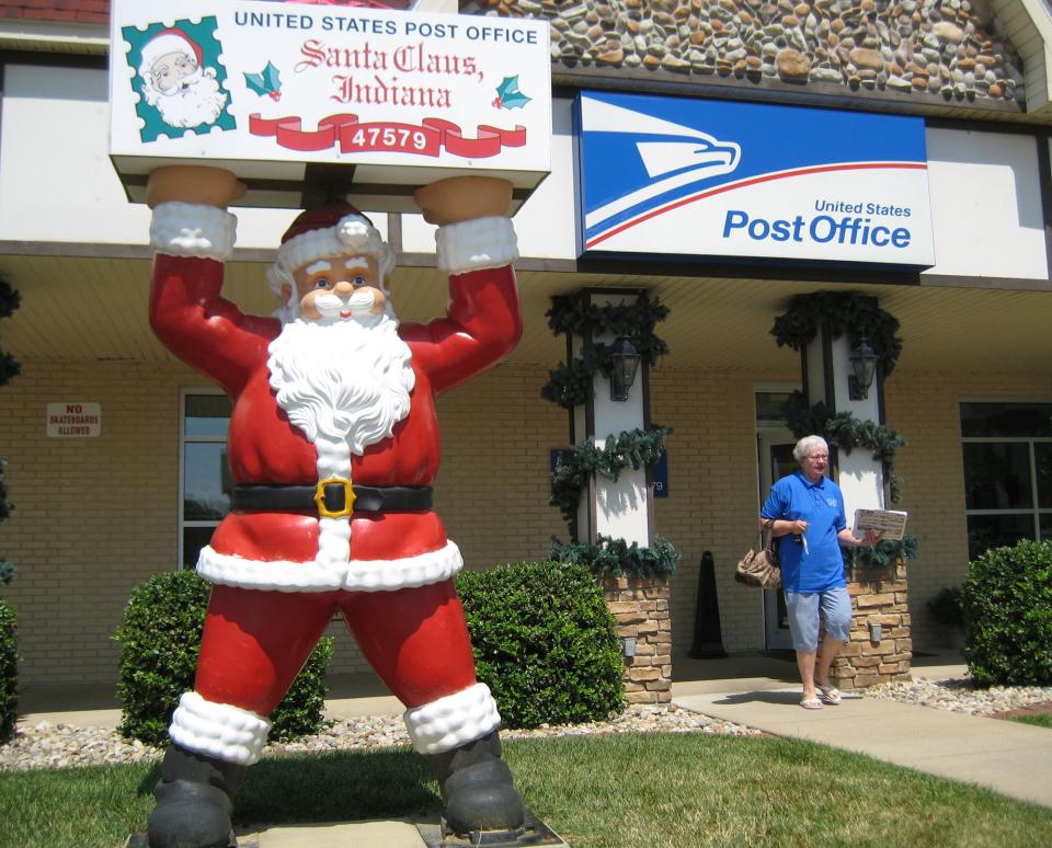 SANTA CLAUS, INDIANA'S SANTA-PALOOZA