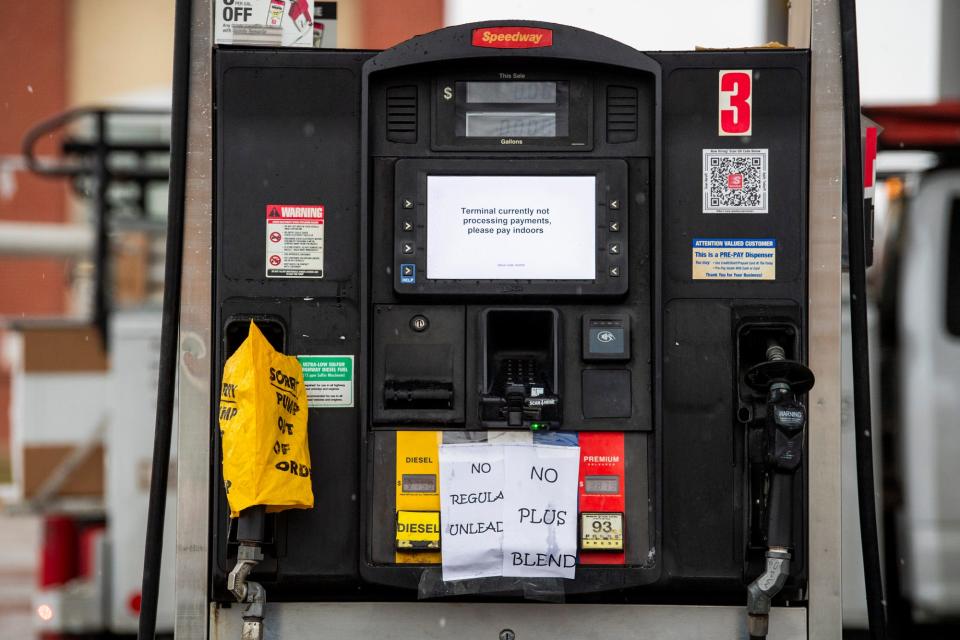 Signs on the pumps on at the Speedway on the corner of West Third Street and Curry Pike show the station is not currently selling 87 or 89 grade unleaded gasoline on Thursday Dec. 28, 2023.